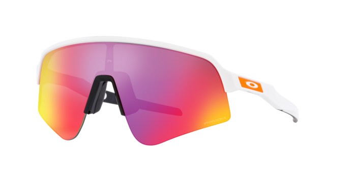Occhiali da sole Oakley Sutro Lite Sweep OO 9465 (946516) colore bianco opaco forma mask lenti prizm road