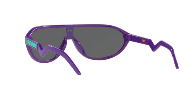 Sonnenbrillen Oakley Cmdn OO 9467 (946704) farbe electric purple form rechteckig gläser prizm black