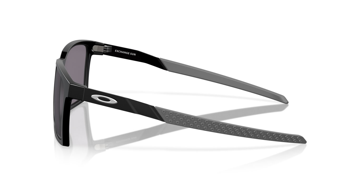 Occhiali da sole Oakley Exchange Sun OO 9483 (948304) colore nero satinato forma rettangolare lenti prizm grey polarized