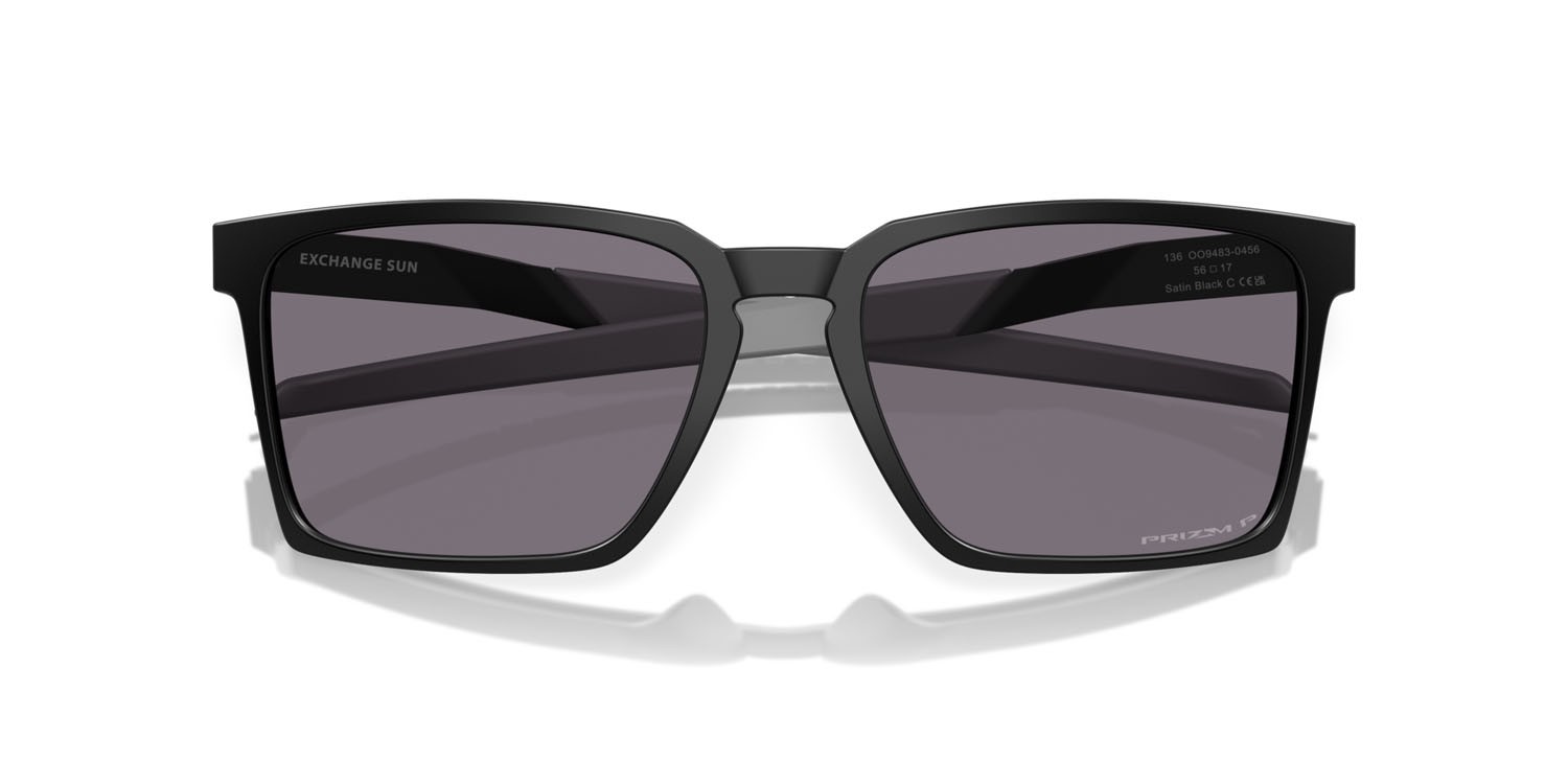 Occhiali da sole Oakley Exchange Sun OO 9483 (948304) colore nero satinato forma rettangolare lenti prizm grey polarized