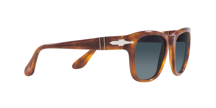 Occhiali da sole Persol PO 3313S (96/S3) colore terra di siena forma quadrato lenti azzurro sfumato scuro polarizzata