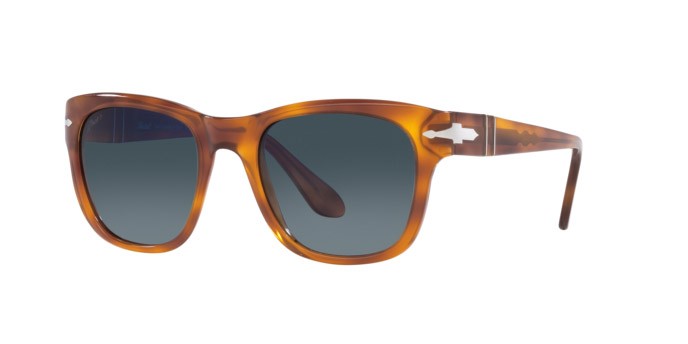 Occhiali da sole Persol PO 3313S (96/S3) colore terra di siena forma quadrato lenti azzurro sfumato scuro polarizzata