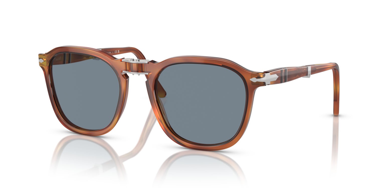 Occhiali da sole Persol PO 3345S (96/56) colore terra di siena forma quadrato lenti blu