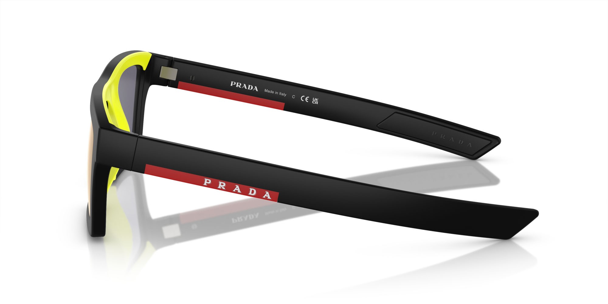 Occhiali da sole Prada Linea Rossa PS 02ZSU (1BO10A) colore nero opaco forma rettangolare lenti grigio scuro specchiato rosso