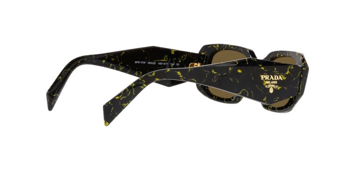 Occhiali da sole Prada PR 17WS (19D01T) colore black/yellow marble forma rettangolare lenti marrone scuro