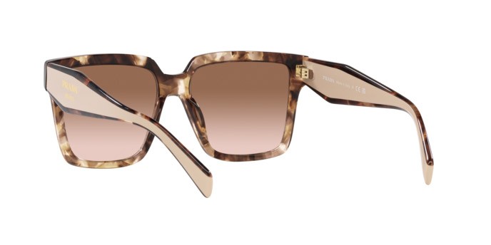 Occhiali da sole Prada PR 24ZS (07R0A6) colore caramello tartarugato forma quadrato lenti marrone sfumato