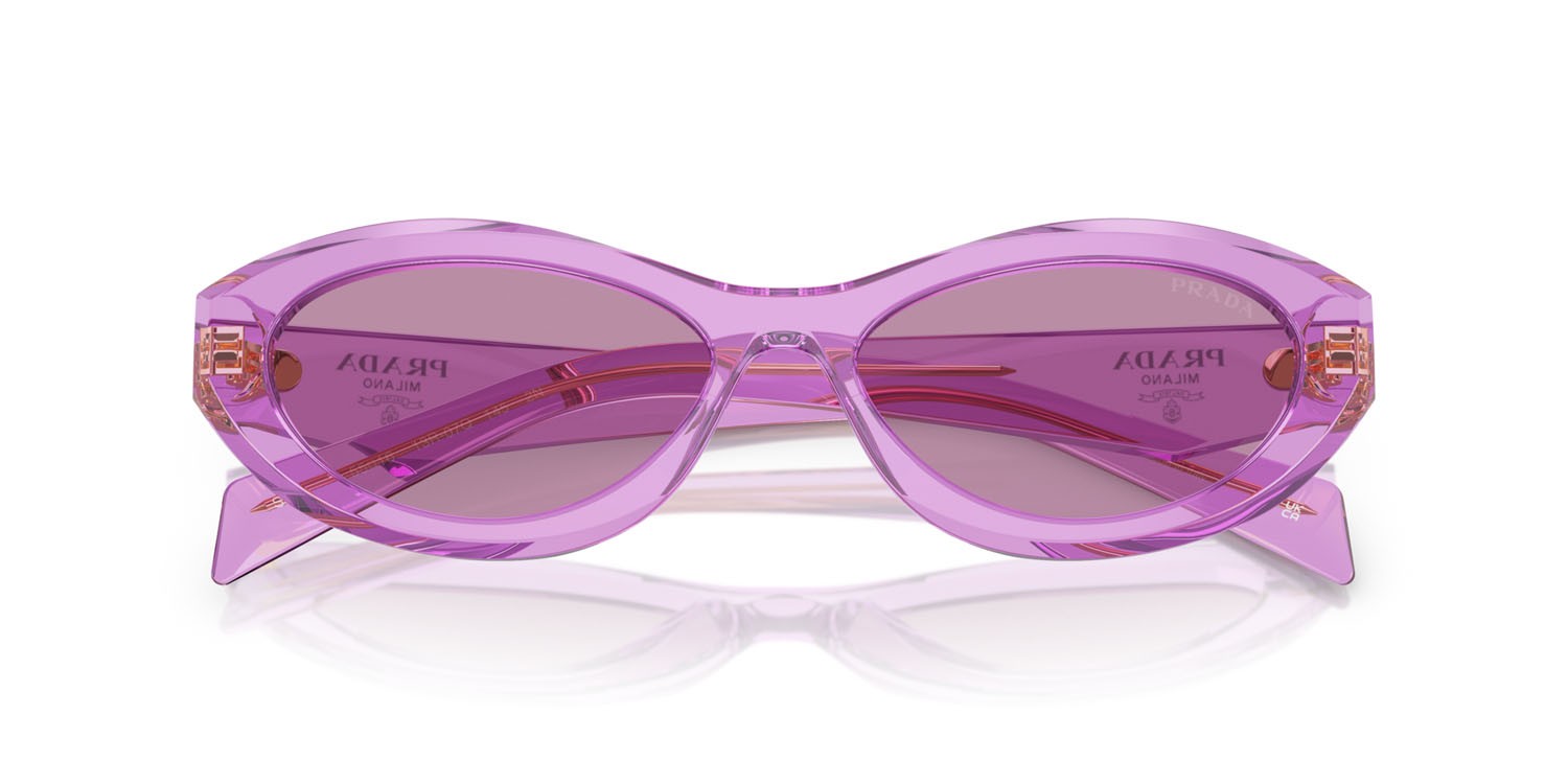 Occhiali da sole Prada PR 26ZS (13R07Q) colore ametista trasparente forma irregolare lenti violetto scuro con specchiatura argento interna