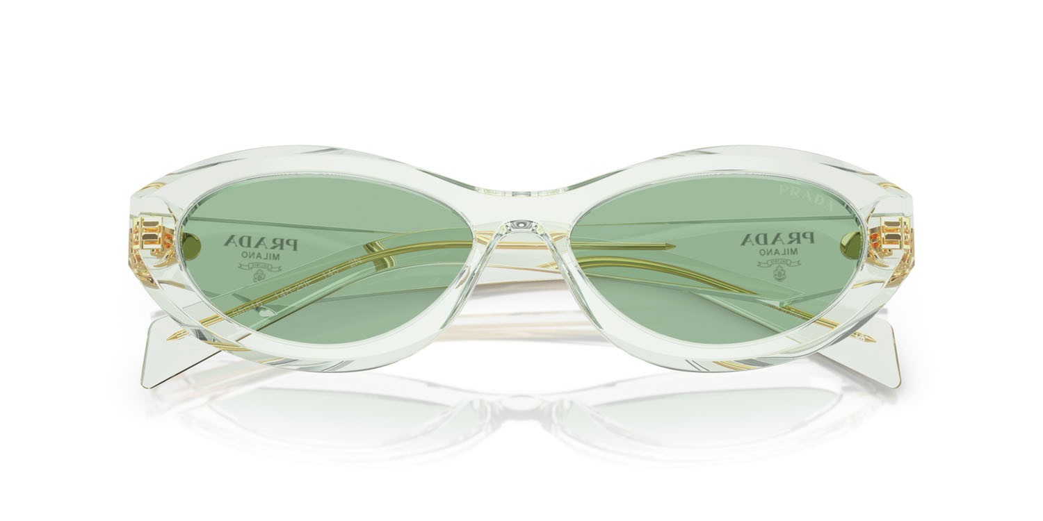 Occhiali da sole Prada PR 26ZS (14R20E) colore verde menta trasparente forma irregolare lenti verde