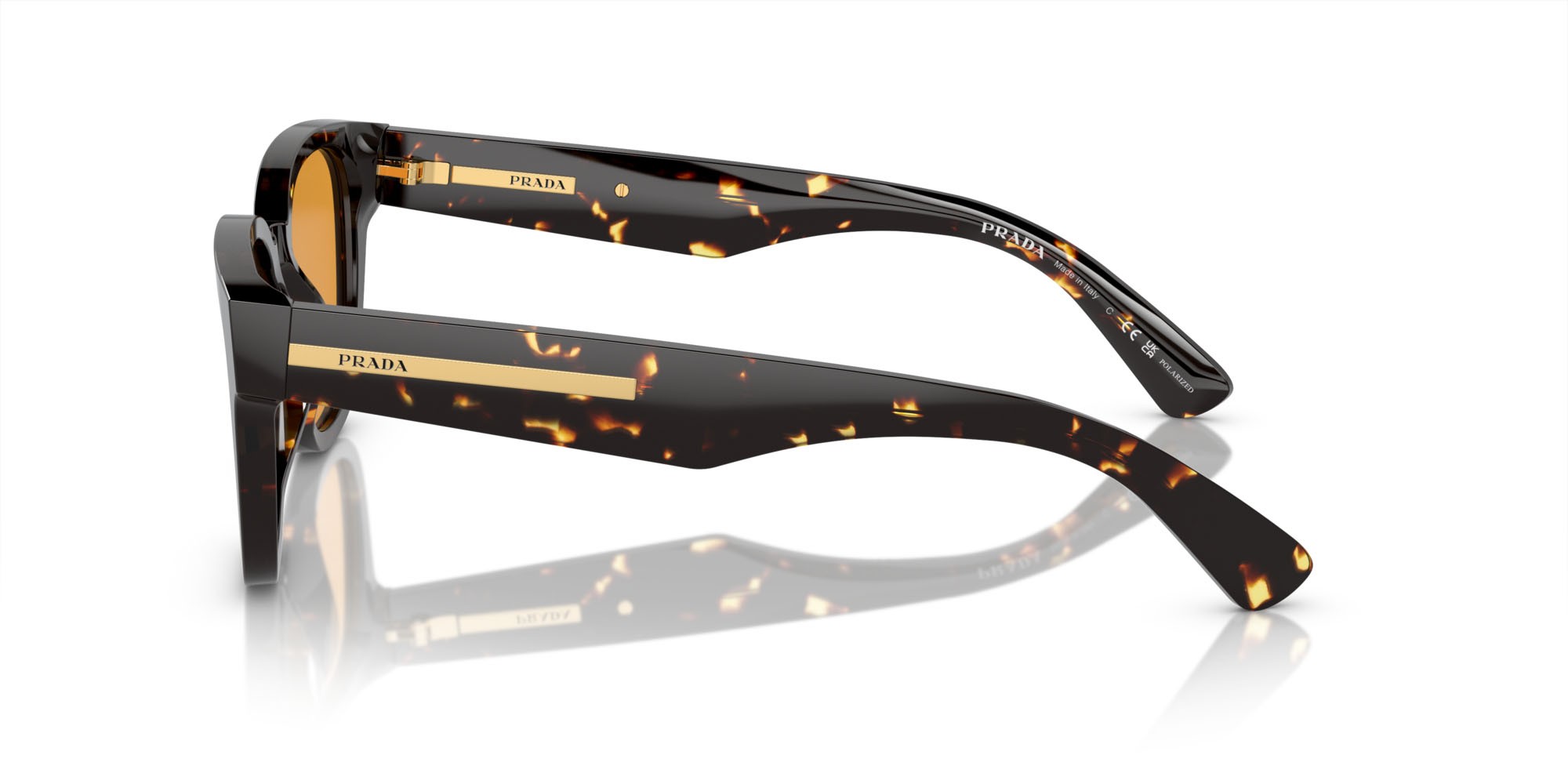 Occhiali da sole Prada PR A04S (16O20C) colore nero havana/giallo forma quadrato lenti polarizzata giallo