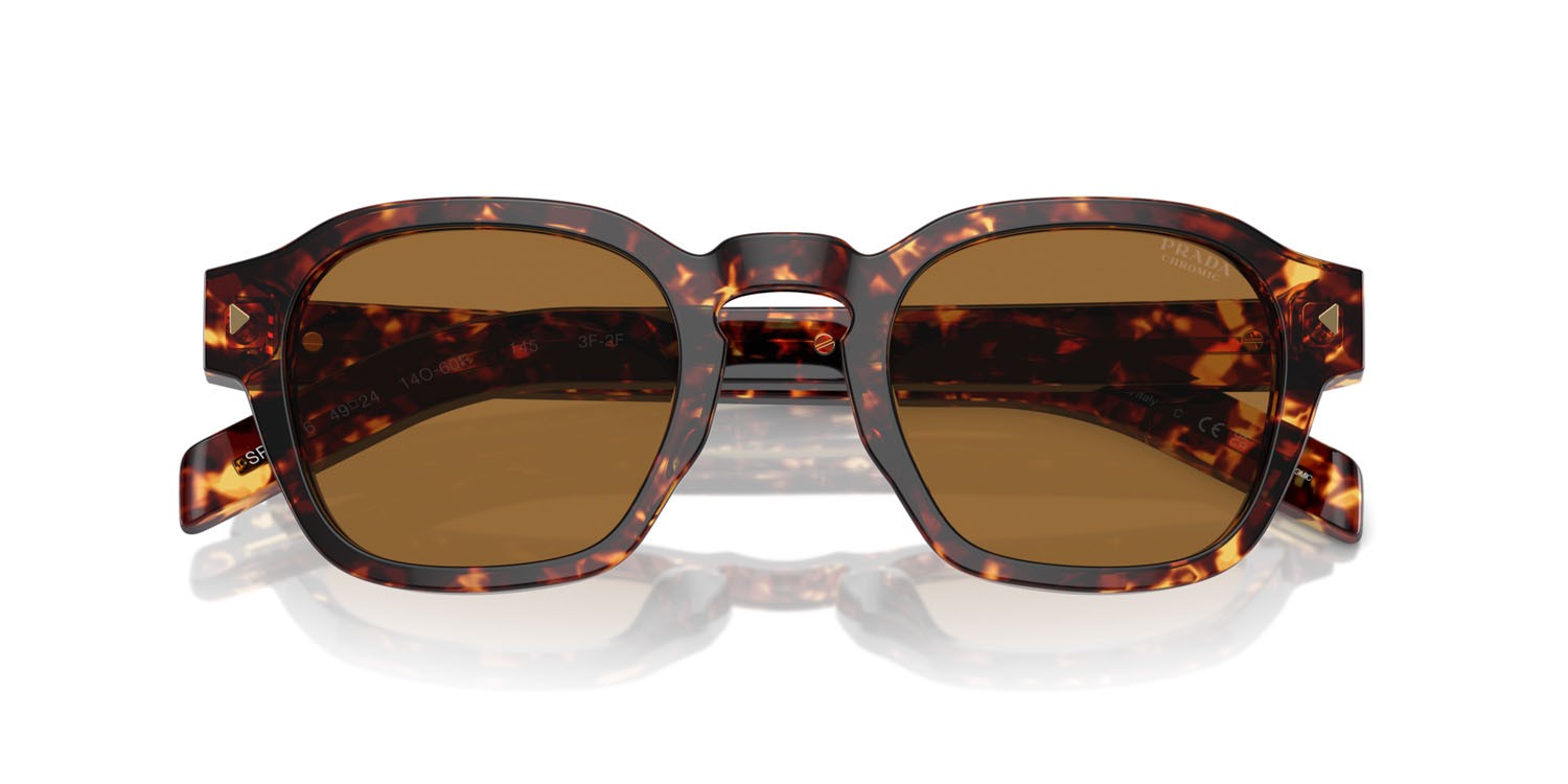 Occhiali da sole Prada PR A16S (14O60F) colore magma tortoise forma pantos lenti fotocromatica marrone chiaro