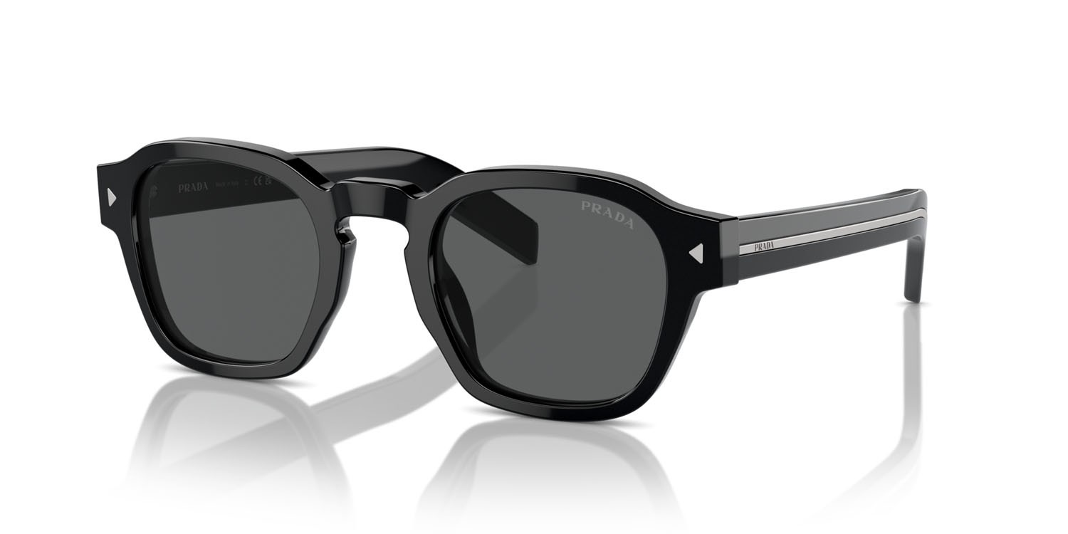 Occhiali da sole Prada PR A16S (16K731) colore nero forma pantos lenti grigio scuro