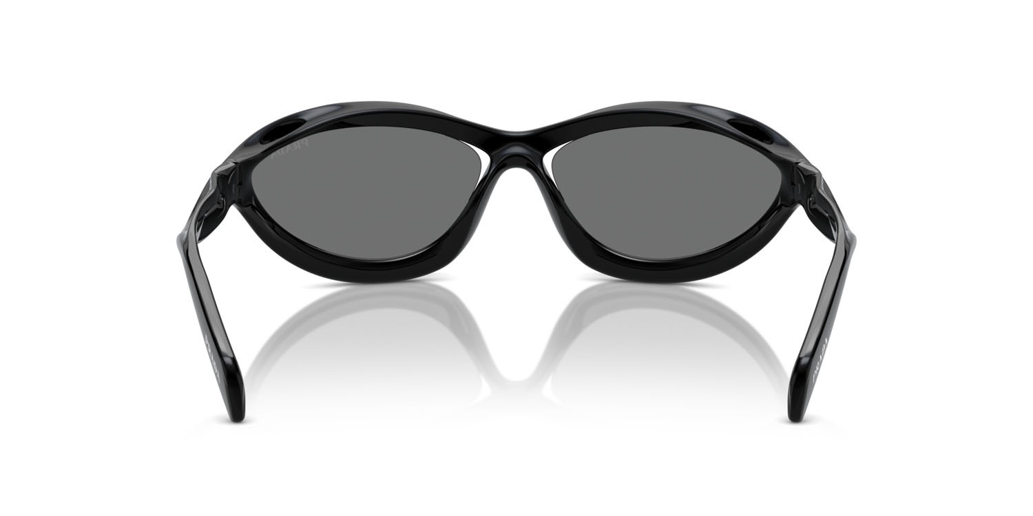 Occhiali da sole Prada PR A26S (1AB60G) colore nero forma cat eye lenti grigio argento specchiato