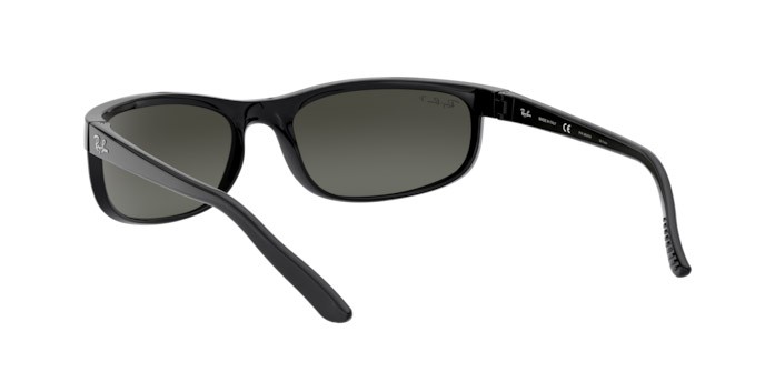 Sonnenbrillen Ray-Ban Predator RB 2027 (601/W1) farbe black form rechteckig gläser dark grey