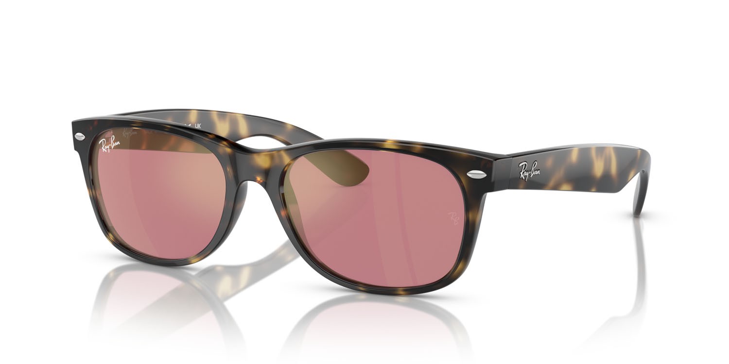 Occhiali da sole Ray-Ban New Wayfarer RB 2132 (902/U0) colore havana forma quadrato lenti viola/oro