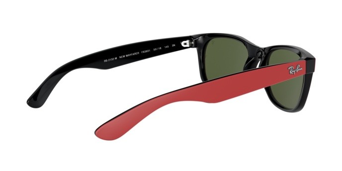 Sonnenbrillen Ray-Ban New wayfarer Scuderia Ferrari Collection RB 2132M (F63931) farbe top matte red on black form quadratisch gläser green