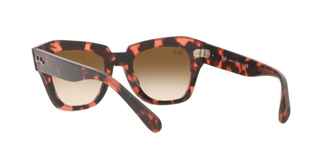 Sonnenbrillen Ray-Ban State Street RB 2186 (133451) farbe pink havana form quadratisch gläser brown gradient