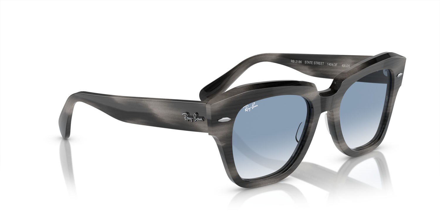 Sonnenbrillen Ray-Ban State street RB 2186 (14043F) farbe striato grigio form quadratisch gläser clear & blue