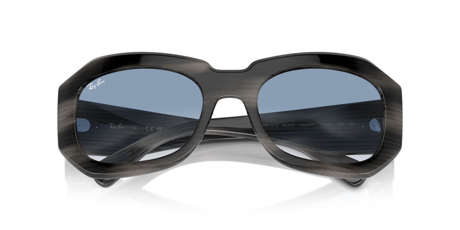 Sonnenbrillen Ray-Ban Beate RB 2212 (14043F) farbe striato grigio form quadratisch gläser clear & blue