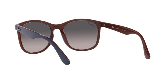 Sonnenbrillen Ray-Ban RB 4374 (6601M3) farbe matte blue on brown form quadratisch gläser grey gradient polar