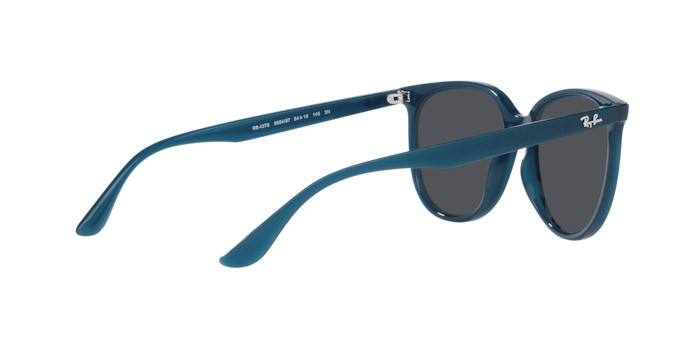 Occhiali da sole Ray-Ban RB 4378 (669487) colore blu opale forma quadrato lenti grigio scuro