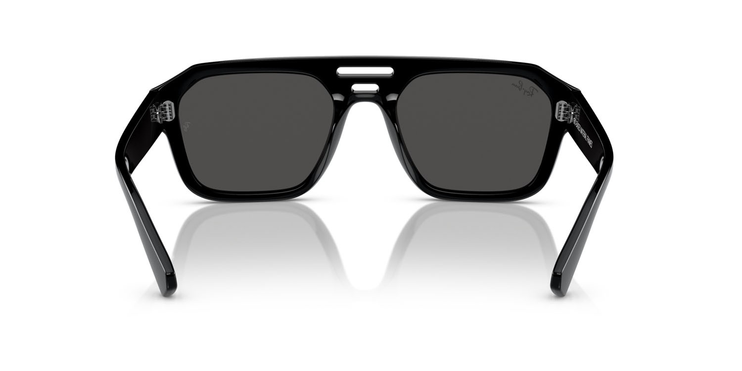 Occhiali da sole Ray-Ban Corrigan RB 4397 (667787) colore nero forma irregolare lenti grigio scuro