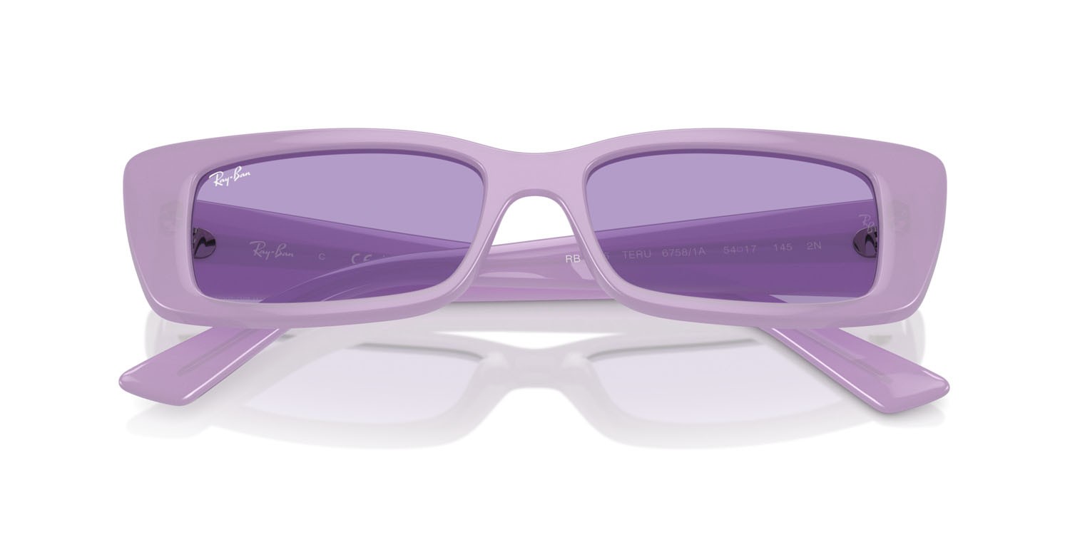 Sonnenbrillen Ray-Ban Teru RB 4425 (67581A) farbe lilla form rechteckig gläser viola