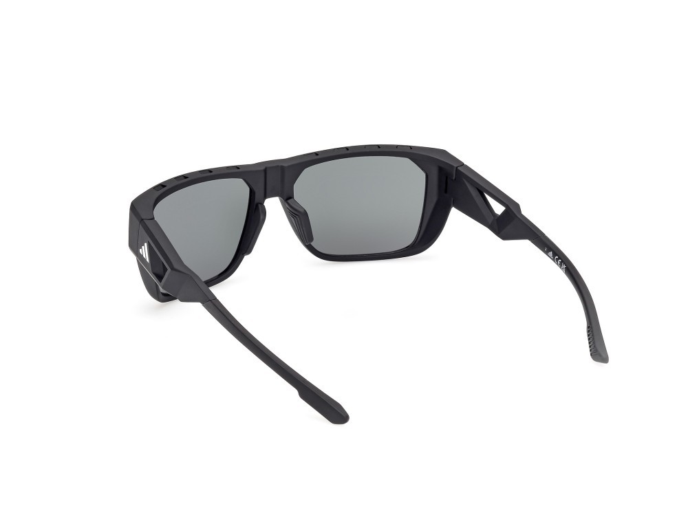 Occhiali da sole Adidas Sport SP0102 (02N) colore nero opaco forma navigator lenti high contrast - verde