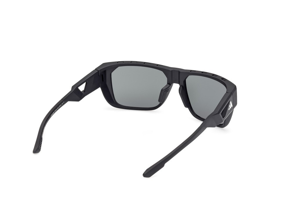Occhiali da sole Adidas Sport SP0102 (02N) colore nero opaco forma navigator lenti high contrast - verde