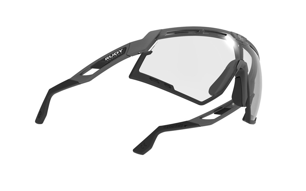 Occhiali da sole Rudy Project Defender SP527375-0000 colore pyombo matte/black lenti impactx™ photoc. 2 black
