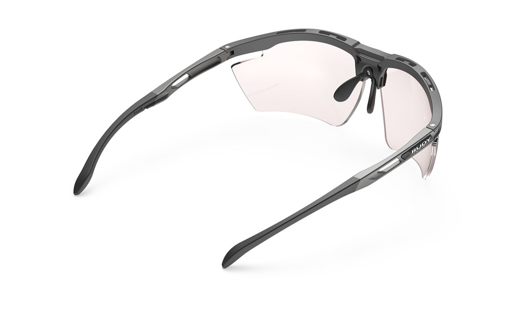 Occhiali da sole Rudy Project Magnus SP757438-0000 colore charcoal matte lenti impactx™ photochromic 2 red