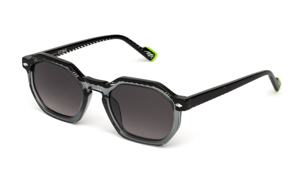 Occhiali da sole Sting SST520 (0819) colore grigio trasparente lucido lenti smoke gradient