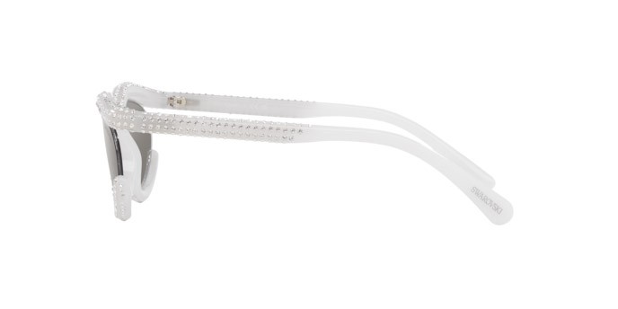 Sonnenbrillen Swarovski SK 6006 (10336G) farbe bianco perlaceo form oval gläser grigio chiaro specchiato argento