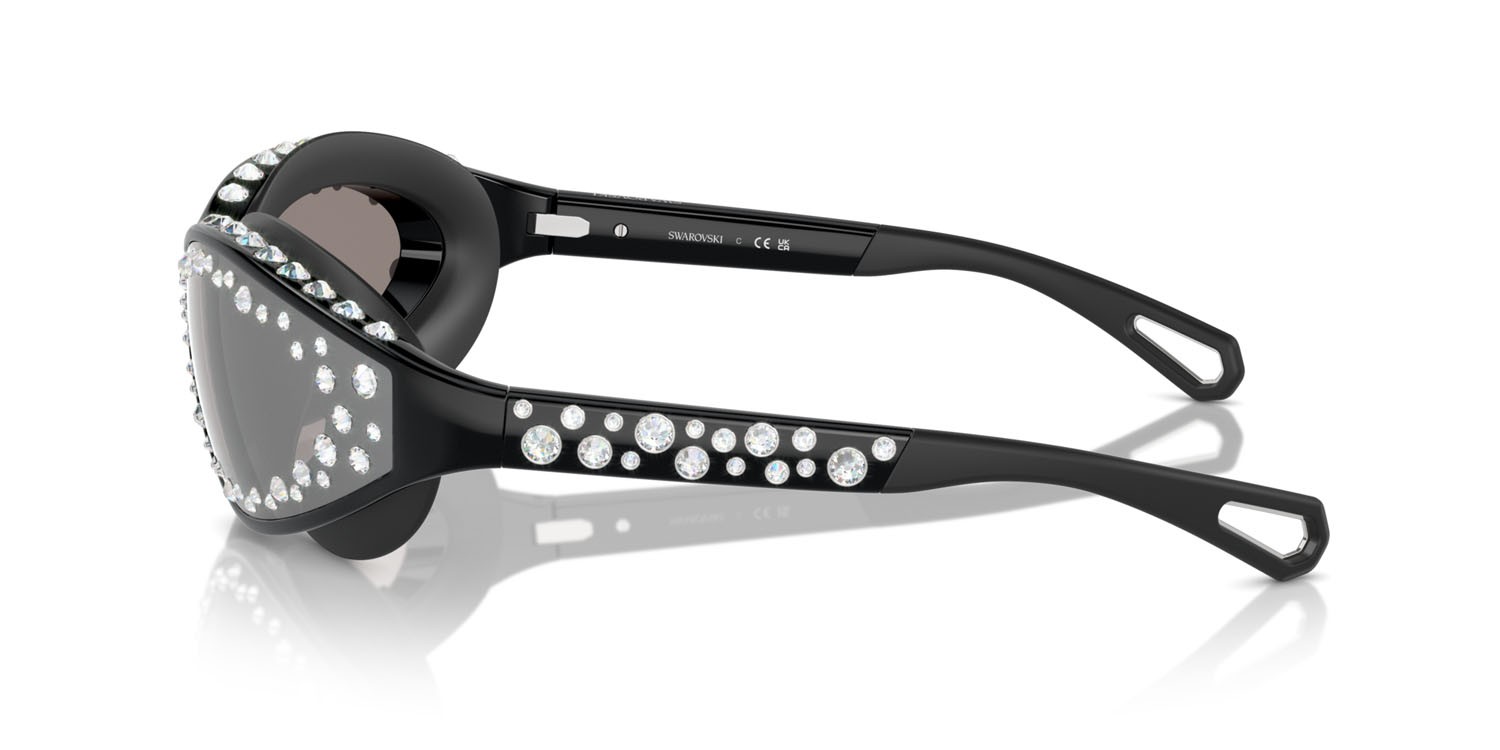 Occhiali da sole Swarovski SK 6024 (10016G) colore nero forma irregolare lenti grigio chiaro specchiato argento
