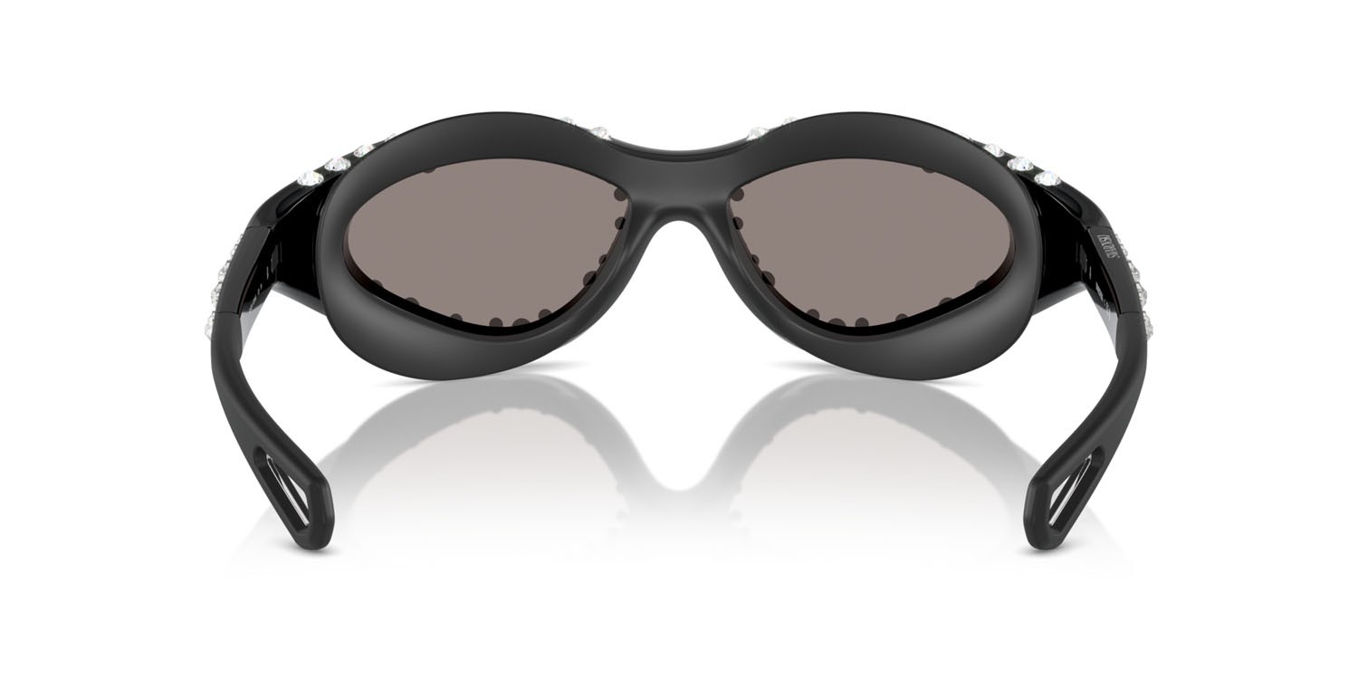Occhiali da sole Swarovski SK 6024 (10016G) colore nero forma irregolare lenti grigio chiaro specchiato argento