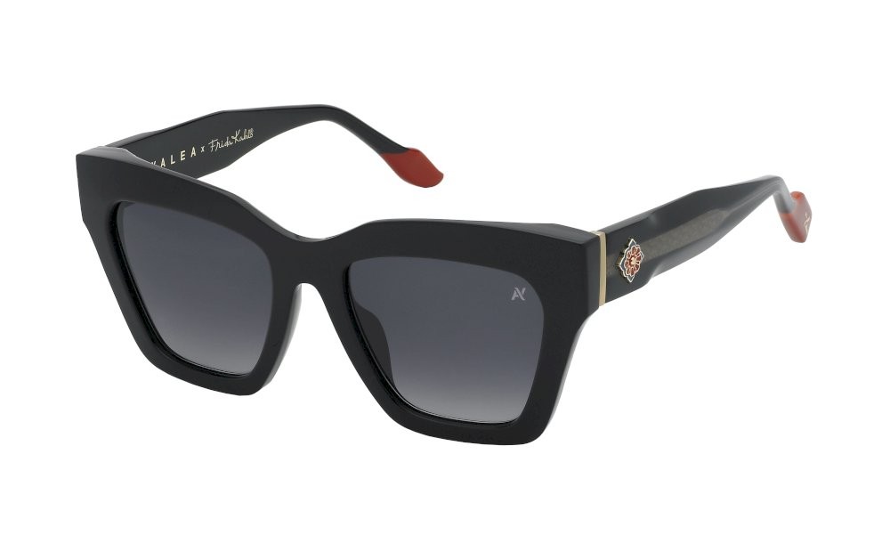 Sunglasses Yalea Frida kahlo SYA175V (0700) color nero lucido lenses smoke gradient
