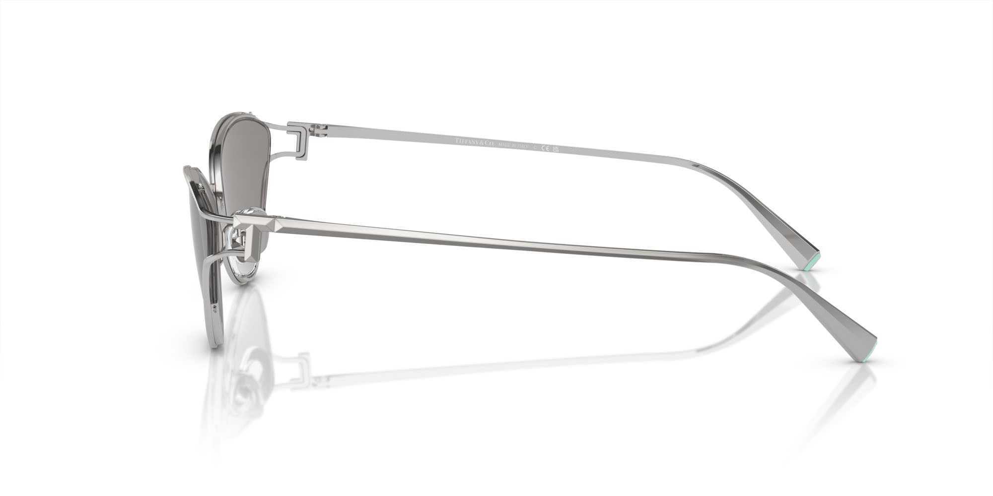 Occhiali da sole Tiffany TF 3095 (61956G) colore argento forma cat eye lenti grigio chiaro specchiato argento