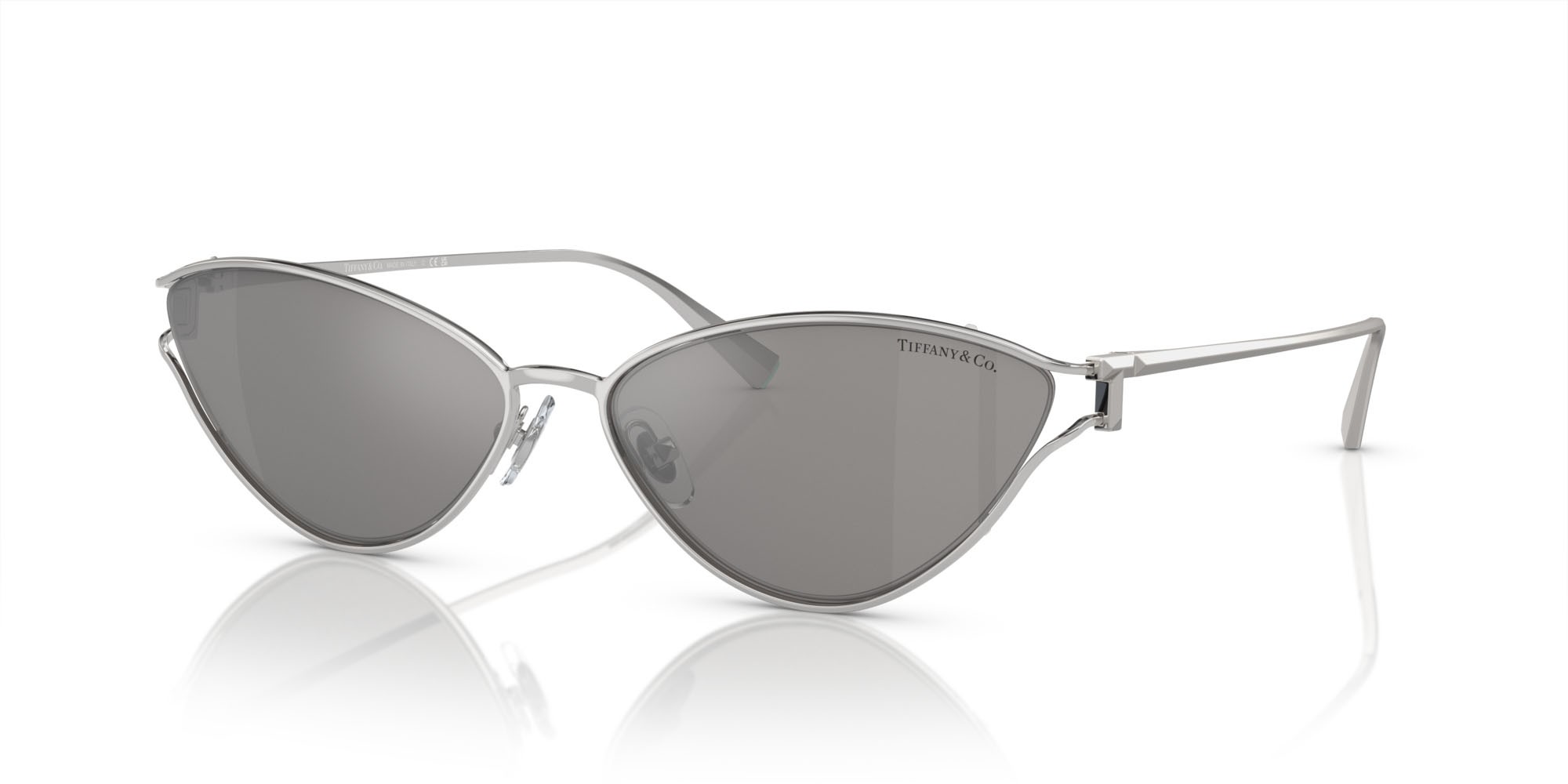 Occhiali da sole Tiffany TF 3095 (61956G) colore argento forma cat eye lenti grigio chiaro specchiato argento