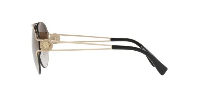 Occhiali da sole Versace VE 2184 (12526U) colore pale gold forma rotondo lenti gradient brown mirror gold