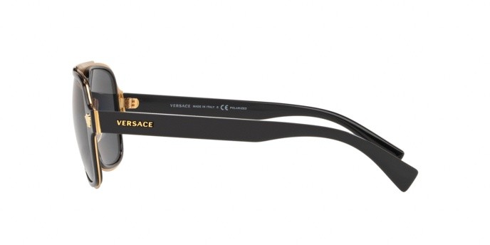Occhiali da sole Versace Medusa Retro Charm VE 2199 (100281) colore black forma irregolare lenti polar grey