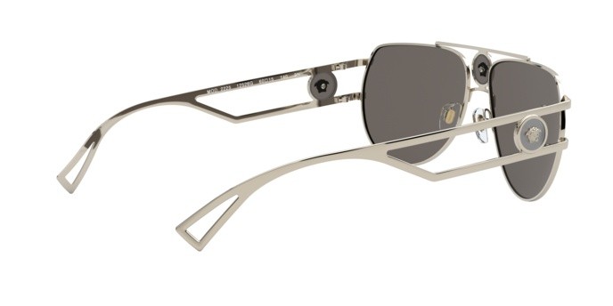 Occhiali da sole Versace VE 2225 (12526G) colore pale gold forma aviator lenti light grey mirror silver 80?