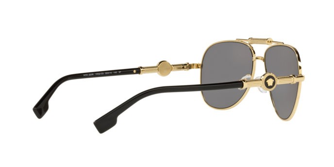Occhiali da sole Versace VE 2236 (1002Z3) colore gold forma aviator lenti polar grey mirror silver