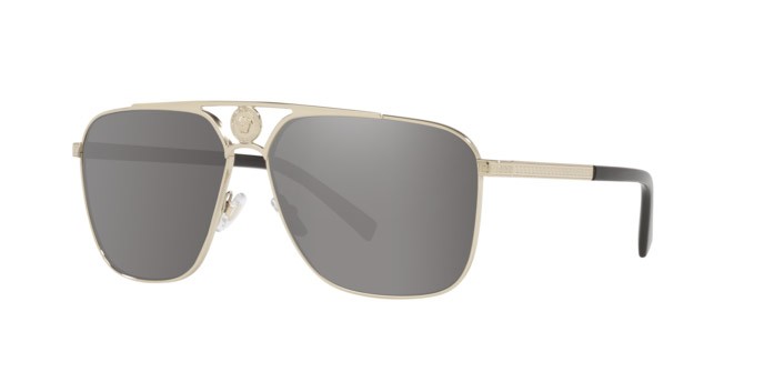 Occhiali da sole Versace VE 2238 (12526G) colore pale gold forma rettangolare lenti light grey mirror silver
