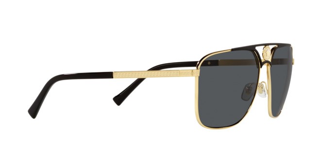 Occhiali da sole Versace VE 2238 (143687) colore gold/matte black forma rettangolare lenti dark grey