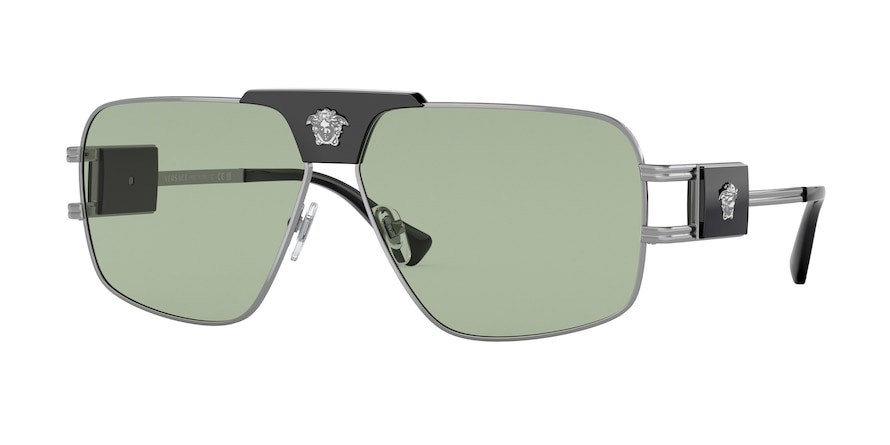 Occhiali da sole Versace VE 2251 (1001/2) colore gunmetal forma quadrato lenti verde