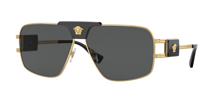 Occhiali da sole Versace VE 2251 (100287) colore oro forma quadrato lenti grigio scuro