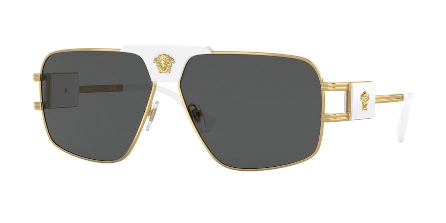 Occhiali da sole Versace VE 2251 (147187) colore oro forma quadrato lenti grigio scuro