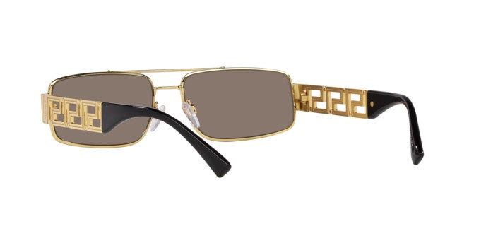 Occhiali da sole Versace VE 2257 (10025A) colore oro forma rettangolare lenti marrone chiaro specchiato oro scuro