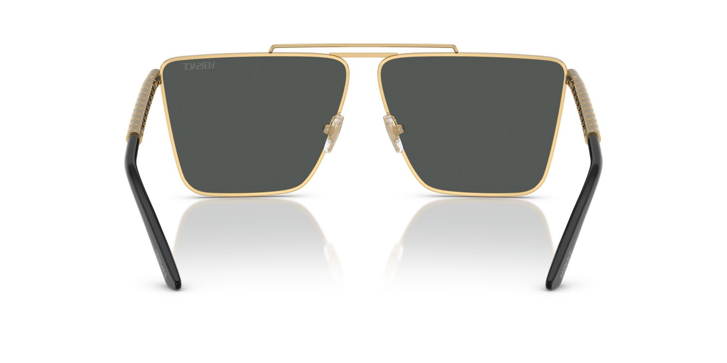 Occhiali da sole Versace VE 2266 (100287) colore oro forma quadrato lenti grigio scuro