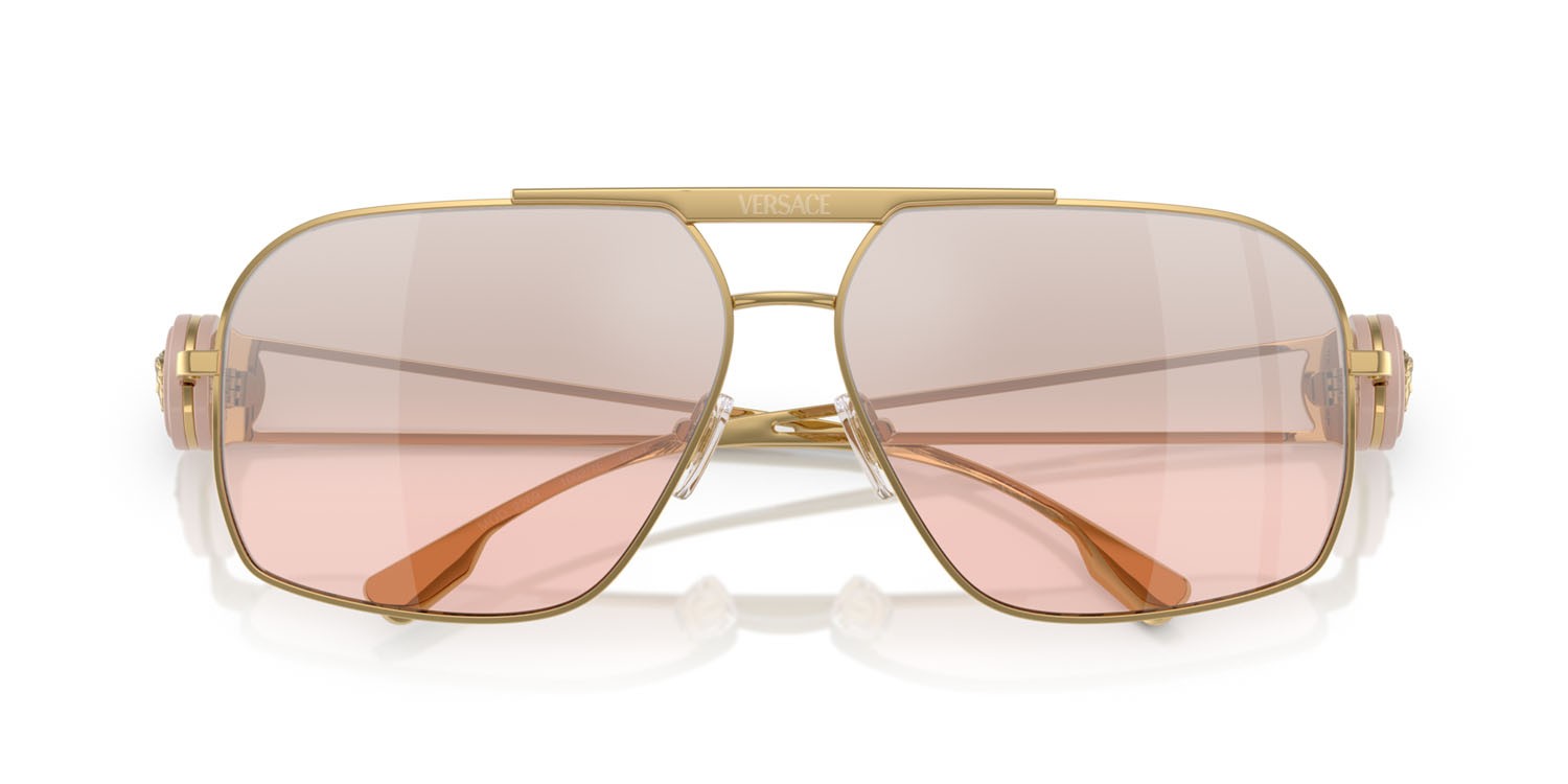 Occhiali da sole Versace VE 2269 (10027E) colore oro forma irregolare lenti rosa chiaro sfumato argento a specchio