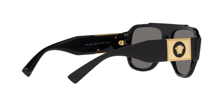 Occhiali da sole Versace VE 4436U (GB1/81) colore nero forma quadrato lenti polar grigio scuro